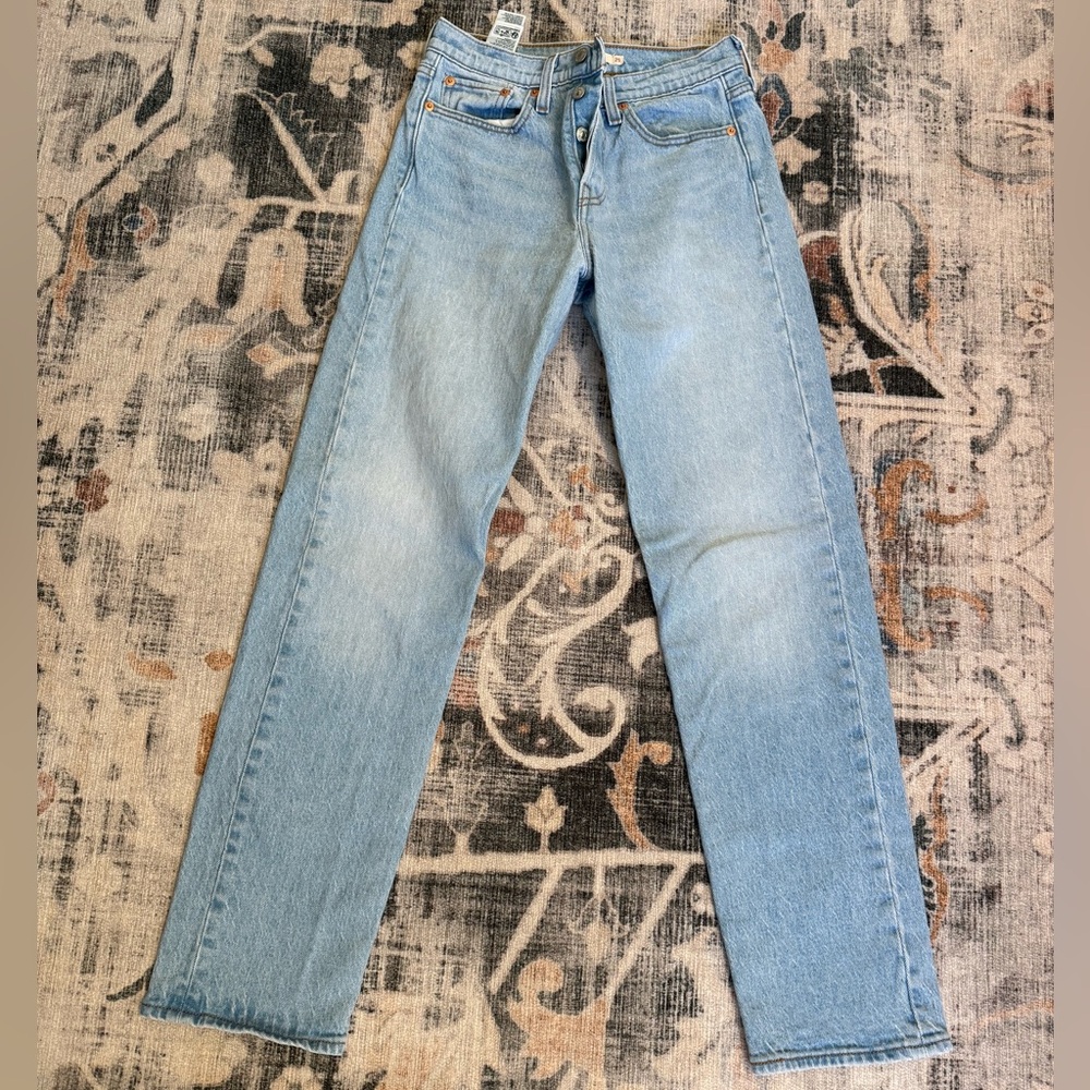 Levi’s Wedgie Straight
